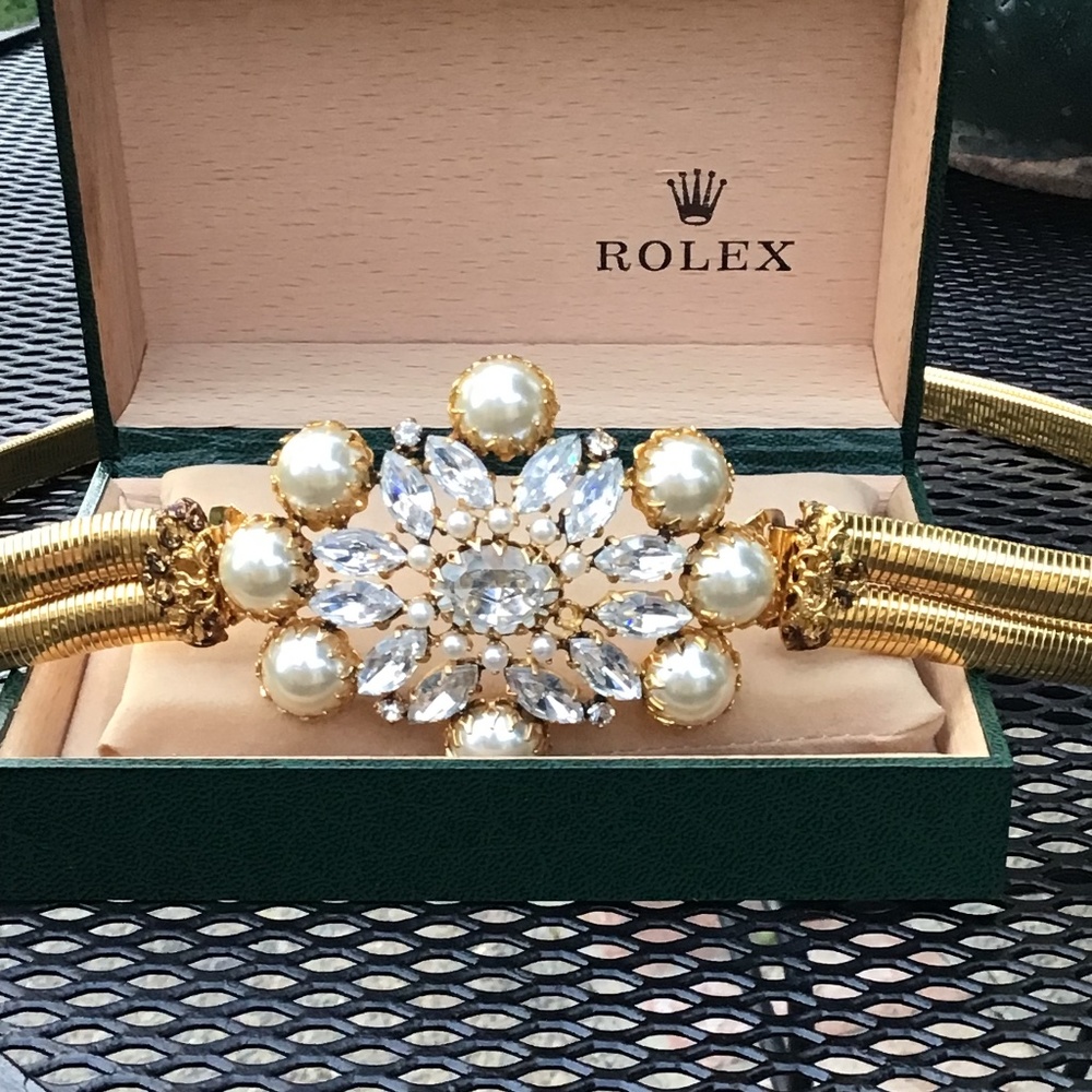 SCHREINER NEW YORK CRYSTAL & PEARLS METAL STRETCH BELT $75